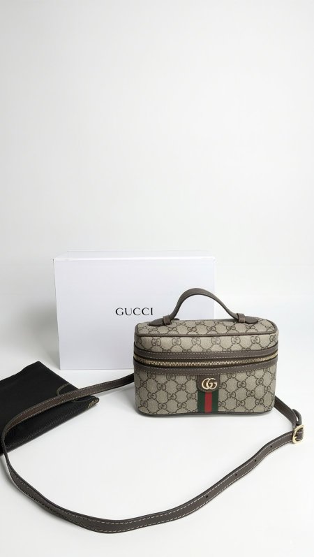 شنطة - Gucci makeup - كولتي ماستر/ شامل علبة الشركة-816357
